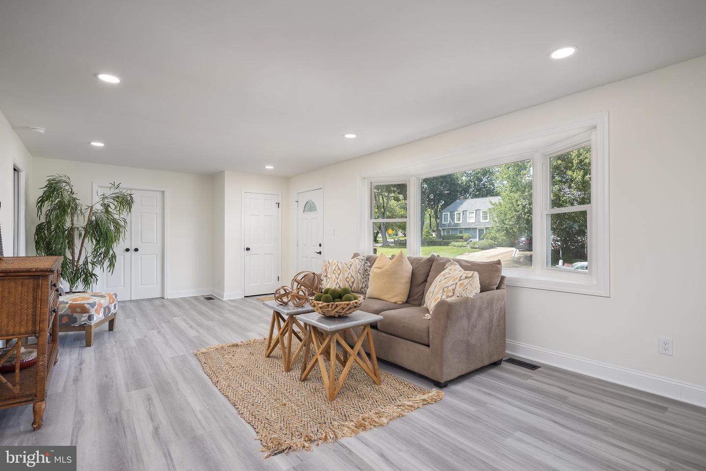 6821 BEECHVIEW DR, FALLS CHURCH, Virginia 22042, 5 Bedrooms Bedrooms, ,3 BathroomsBathrooms,Residential,For sale,6821 BEECHVIEW DR,VAFX2261666 MLS # VAFX2261666