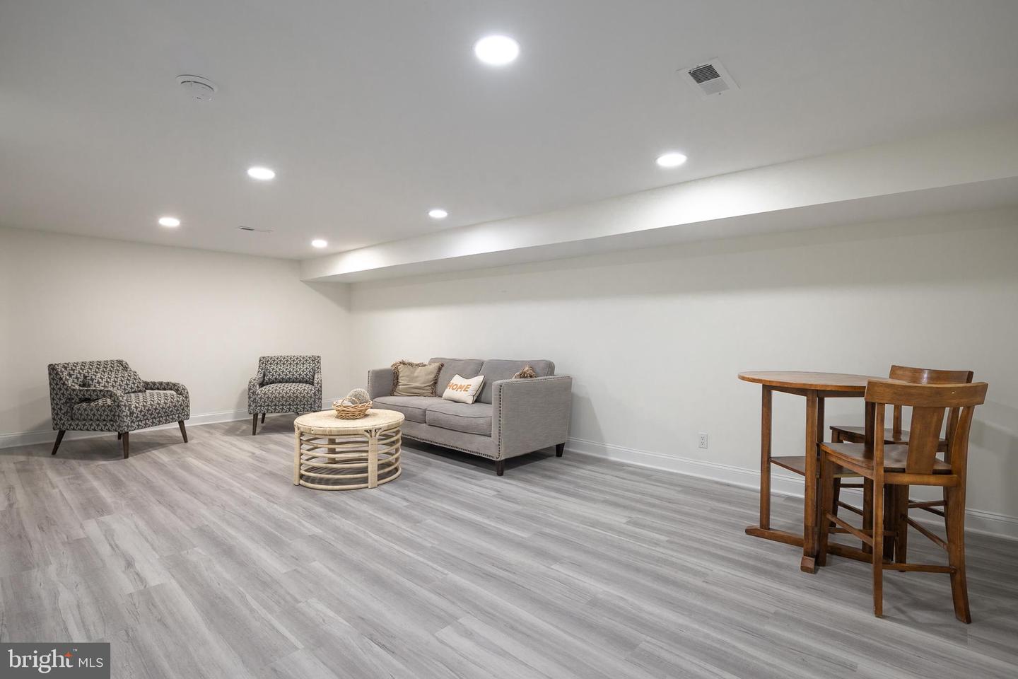 6821 BEECHVIEW DR, FALLS CHURCH, Virginia 22042, 5 Bedrooms Bedrooms, ,3 BathroomsBathrooms,Residential,For sale,6821 BEECHVIEW DR,VAFX2261666 MLS # VAFX2261666