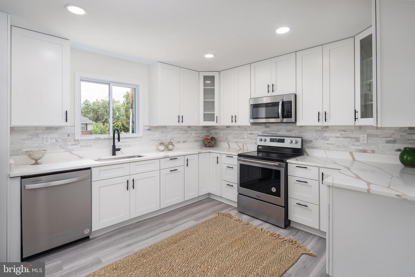 6821 BEECHVIEW DR, FALLS CHURCH, Virginia 22042, 5 Bedrooms Bedrooms, ,3 BathroomsBathrooms,Residential,For sale,6821 BEECHVIEW DR,VAFX2261666 MLS # VAFX2261666