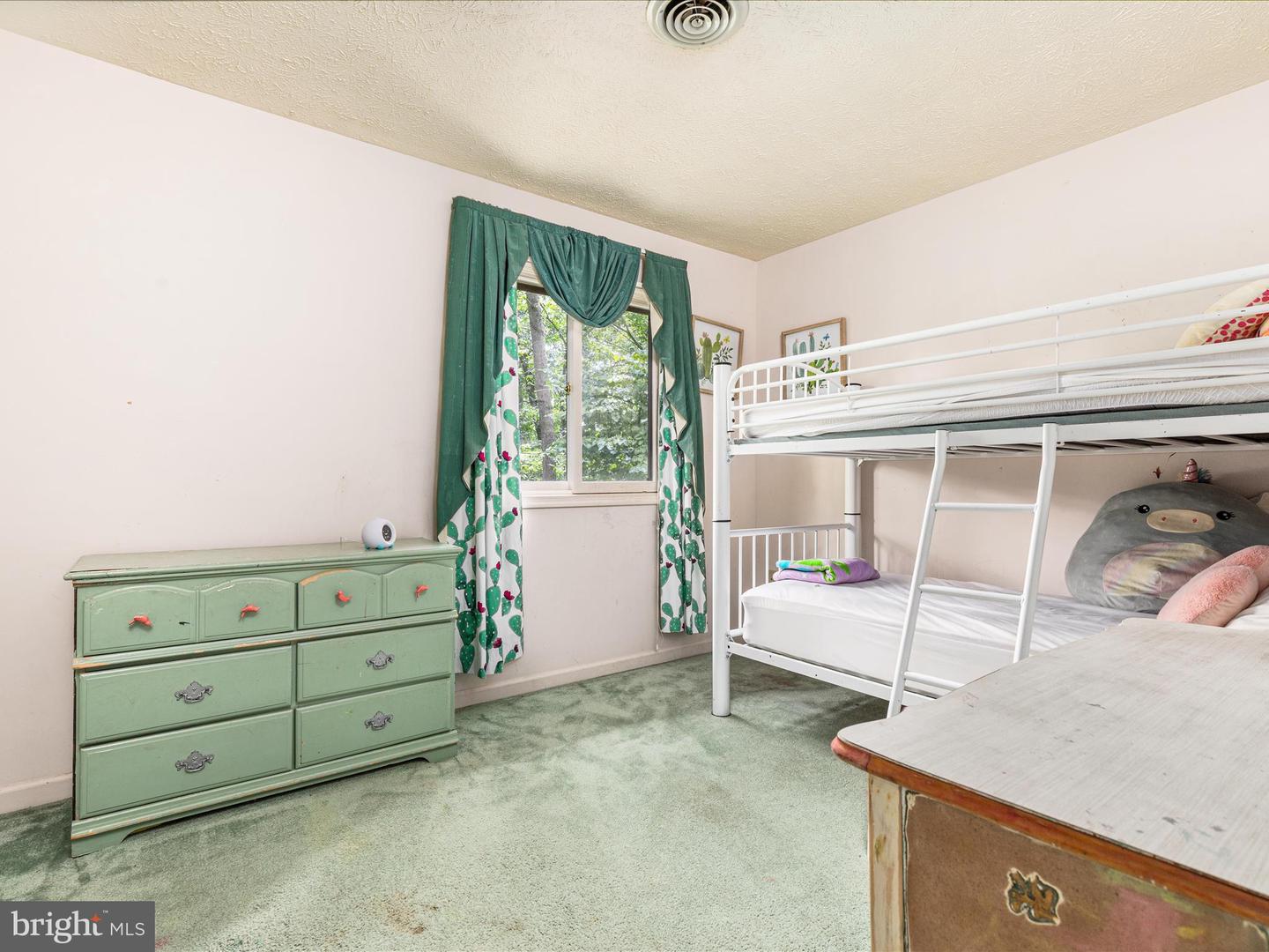 205 FAIRWAY CIR, CROSS JUNCTION, Virginia 22625, 4 Bedrooms Bedrooms, 12 Rooms Rooms,3 BathroomsBathrooms,Residential,For sale,205 FAIRWAY CIR,VAFV2036146 MLS # VAFV2036146
