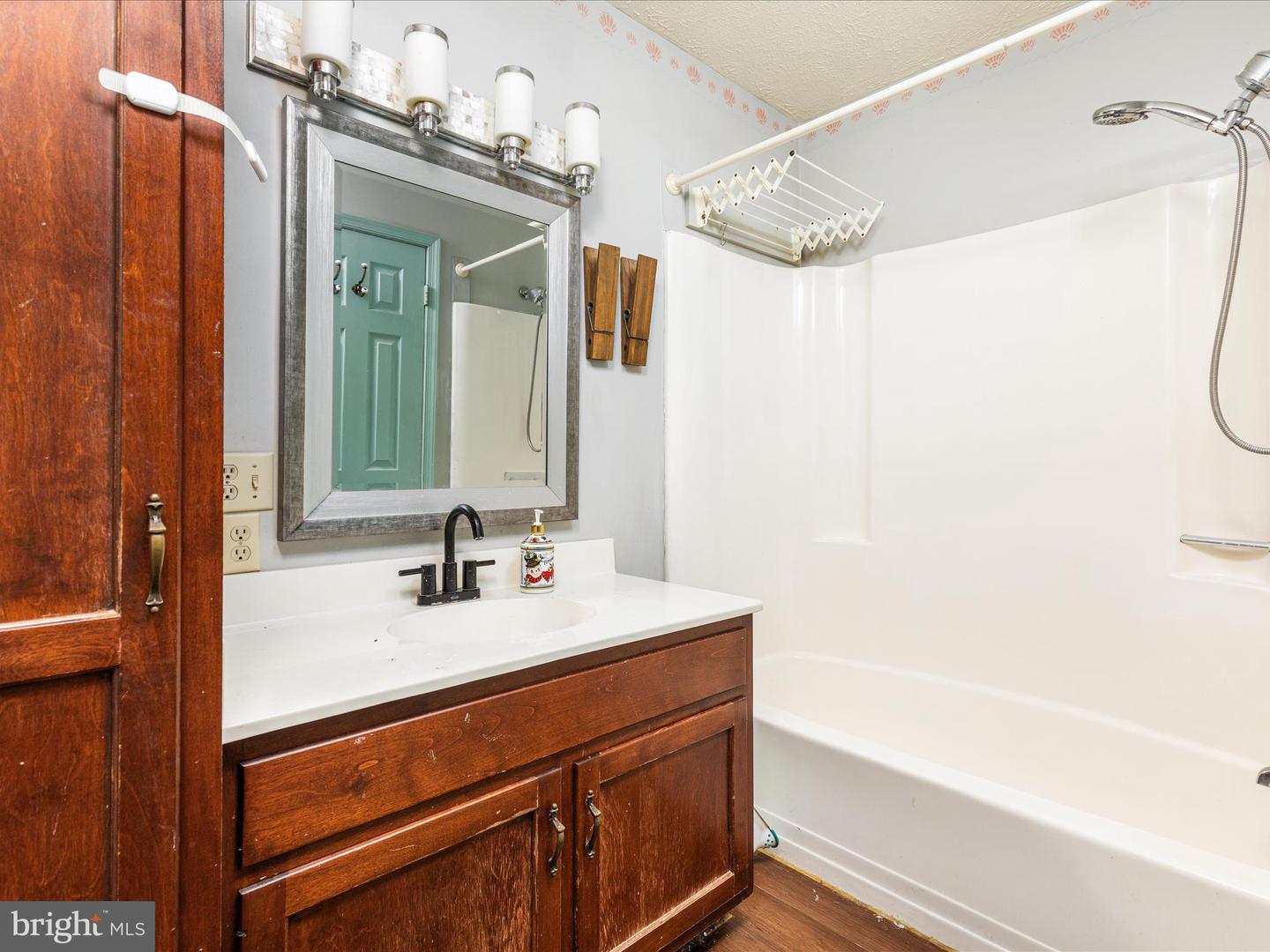 205 FAIRWAY CIR, CROSS JUNCTION, Virginia 22625, 4 Bedrooms Bedrooms, 12 Rooms Rooms,3 BathroomsBathrooms,Residential,For sale,205 FAIRWAY CIR,VAFV2036146 MLS # VAFV2036146