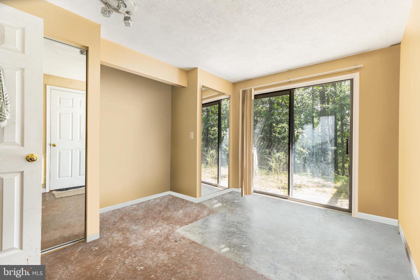 205 FAIRWAY CIR, CROSS JUNCTION, Virginia 22625, 4 Bedrooms Bedrooms, 12 Rooms Rooms,3 BathroomsBathrooms,Residential,For sale,205 FAIRWAY CIR,VAFV2036146 MLS # VAFV2036146