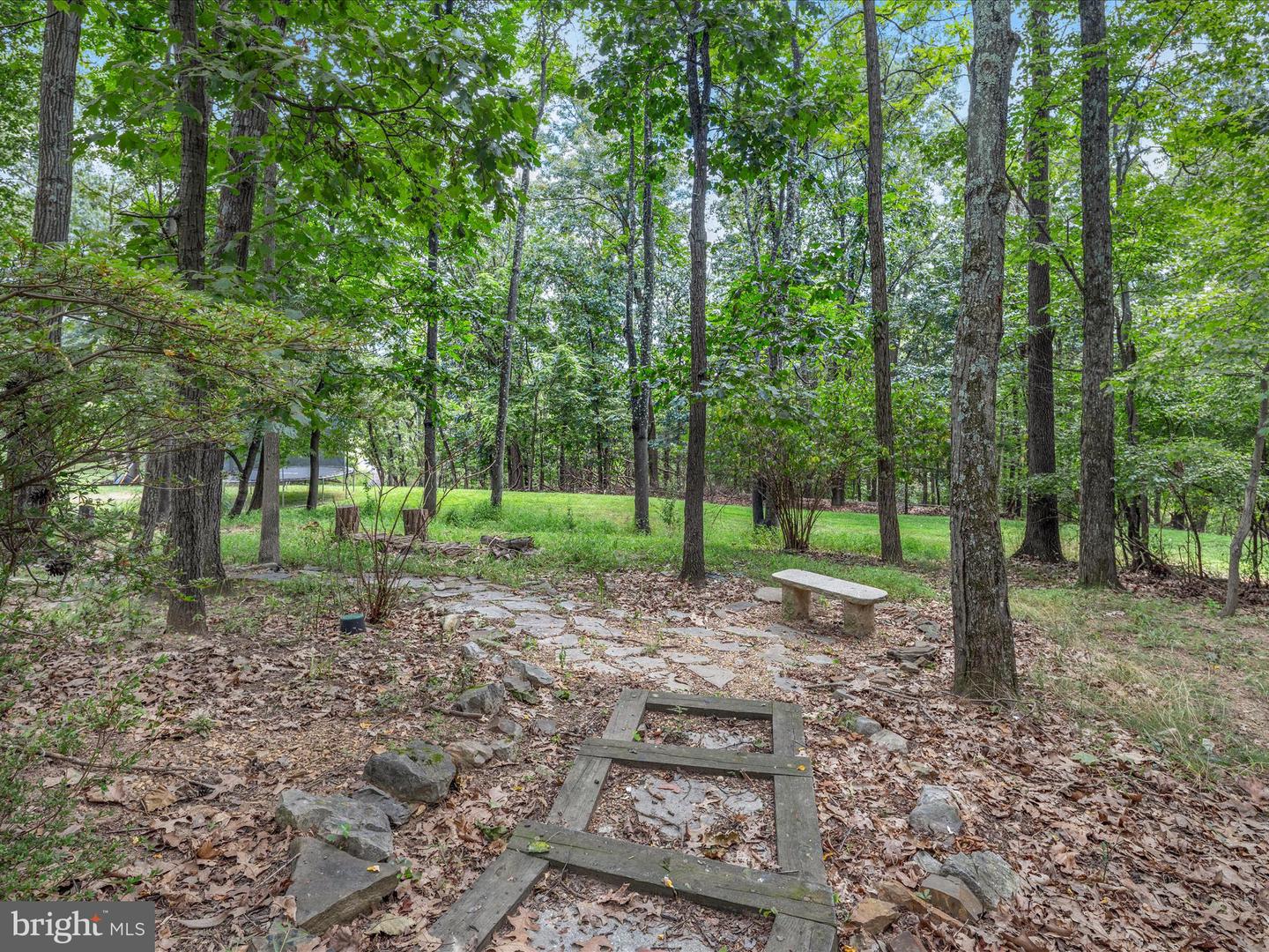 205 FAIRWAY CIR, CROSS JUNCTION, Virginia 22625, 4 Bedrooms Bedrooms, 12 Rooms Rooms,3 BathroomsBathrooms,Residential,For sale,205 FAIRWAY CIR,VAFV2036146 MLS # VAFV2036146