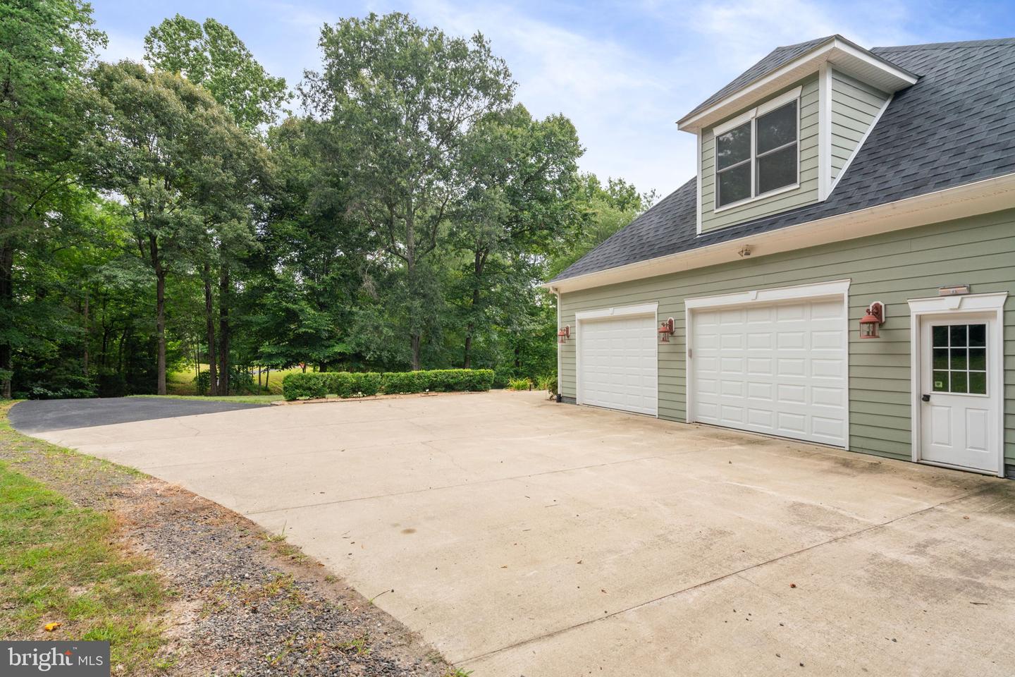 2126 PERCHERON DR, KING GEORGE, Virginia 22485, 5 Bedrooms Bedrooms, ,4 BathroomsBathrooms,Residential,For sale,2126 PERCHERON DR,VAKG2006886 MLS # VAKG2006886