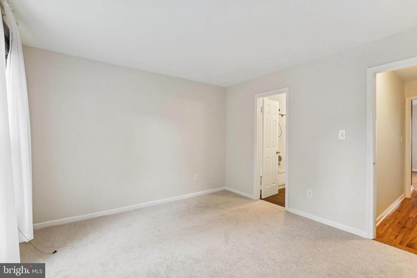 8482 SPRINGFIELD OAKS DR, SPRINGFIELD, Virginia 22153, 2 Bedrooms Bedrooms, ,2 BathroomsBathrooms,Residential,For sale,8482 SPRINGFIELD OAKS DR,VAFX2261844 MLS # VAFX2261844