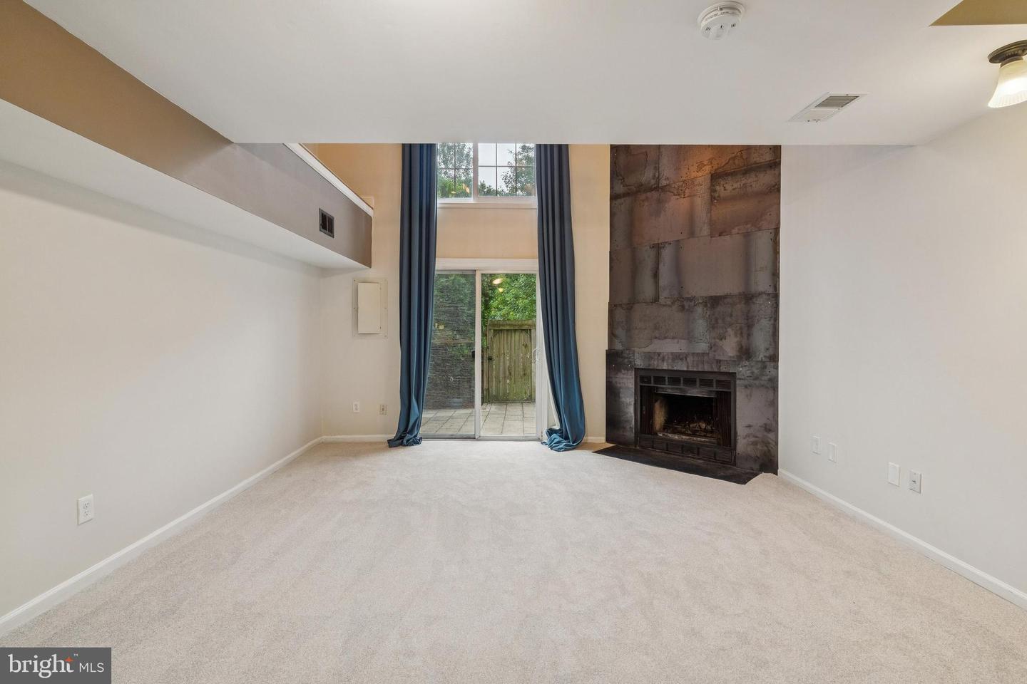 8482 SPRINGFIELD OAKS DR, SPRINGFIELD, Virginia 22153, 2 Bedrooms Bedrooms, ,2 BathroomsBathrooms,Residential,For sale,8482 SPRINGFIELD OAKS DR,VAFX2261844 MLS # VAFX2261844