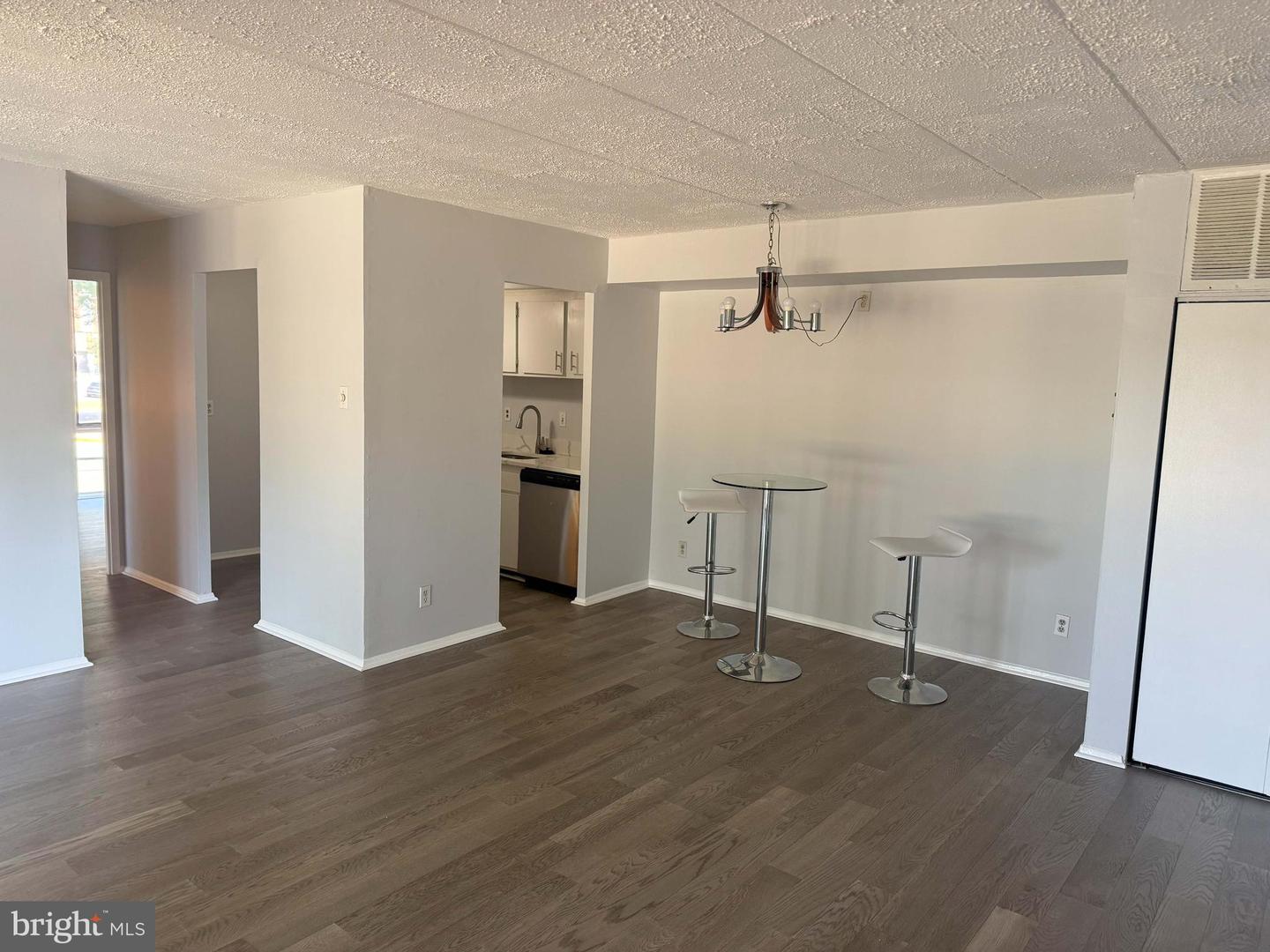 2600 INDIAN DR #2B, ALEXANDRIA, Virginia 22303, 2 Bedrooms Bedrooms, 5 Rooms Rooms,1 BathroomBathrooms,Residential,For sale,2600 INDIAN DR #2B,VAFX2261548 MLS # VAFX2261548
