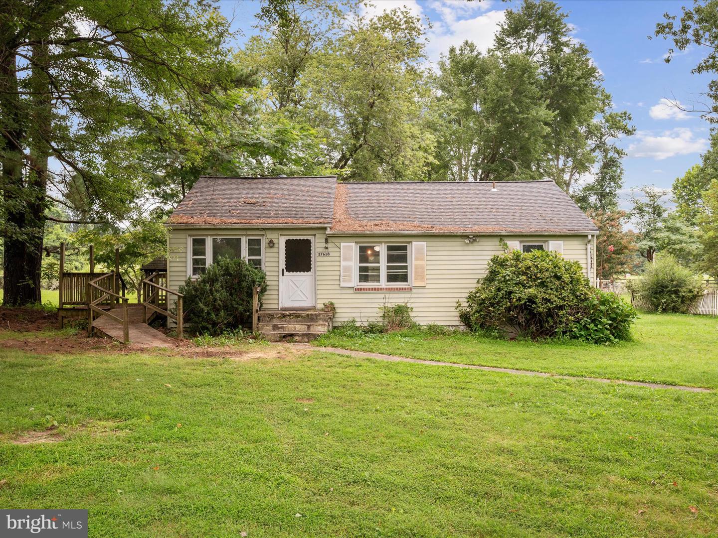 37618 LITTLE RIVER TPKE, MIDDLEBURG, Virginia 20117, 4 Bedrooms Bedrooms, ,1 BathroomBathrooms,Residential,For sale,37618 LITTLE RIVER TPKE,VALO2104642 MLS # VALO2104642