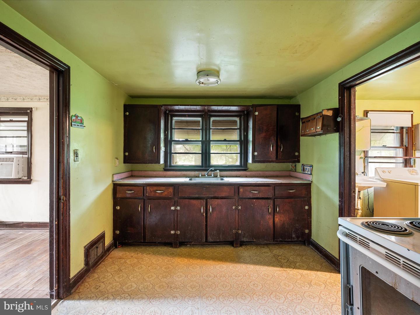 37618 LITTLE RIVER TPKE, MIDDLEBURG, Virginia 20117, 4 Bedrooms Bedrooms, ,1 BathroomBathrooms,Residential,For sale,37618 LITTLE RIVER TPKE,VALO2104642 MLS # VALO2104642