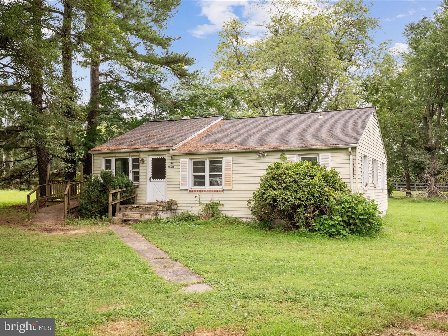 37618 LITTLE RIVER TPKE, MIDDLEBURG, Virginia 20117, 4 Bedrooms Bedrooms, ,1 BathroomBathrooms,Residential,For sale,37618 LITTLE RIVER TPKE,VALO2104642 MLS # VALO2104642