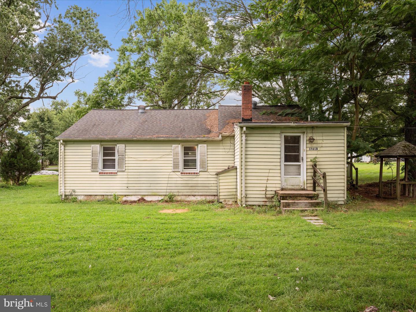 37618 LITTLE RIVER TPKE, MIDDLEBURG, Virginia 20117, 4 Bedrooms Bedrooms, ,1 BathroomBathrooms,Residential,For sale,37618 LITTLE RIVER TPKE,VALO2104642 MLS # VALO2104642