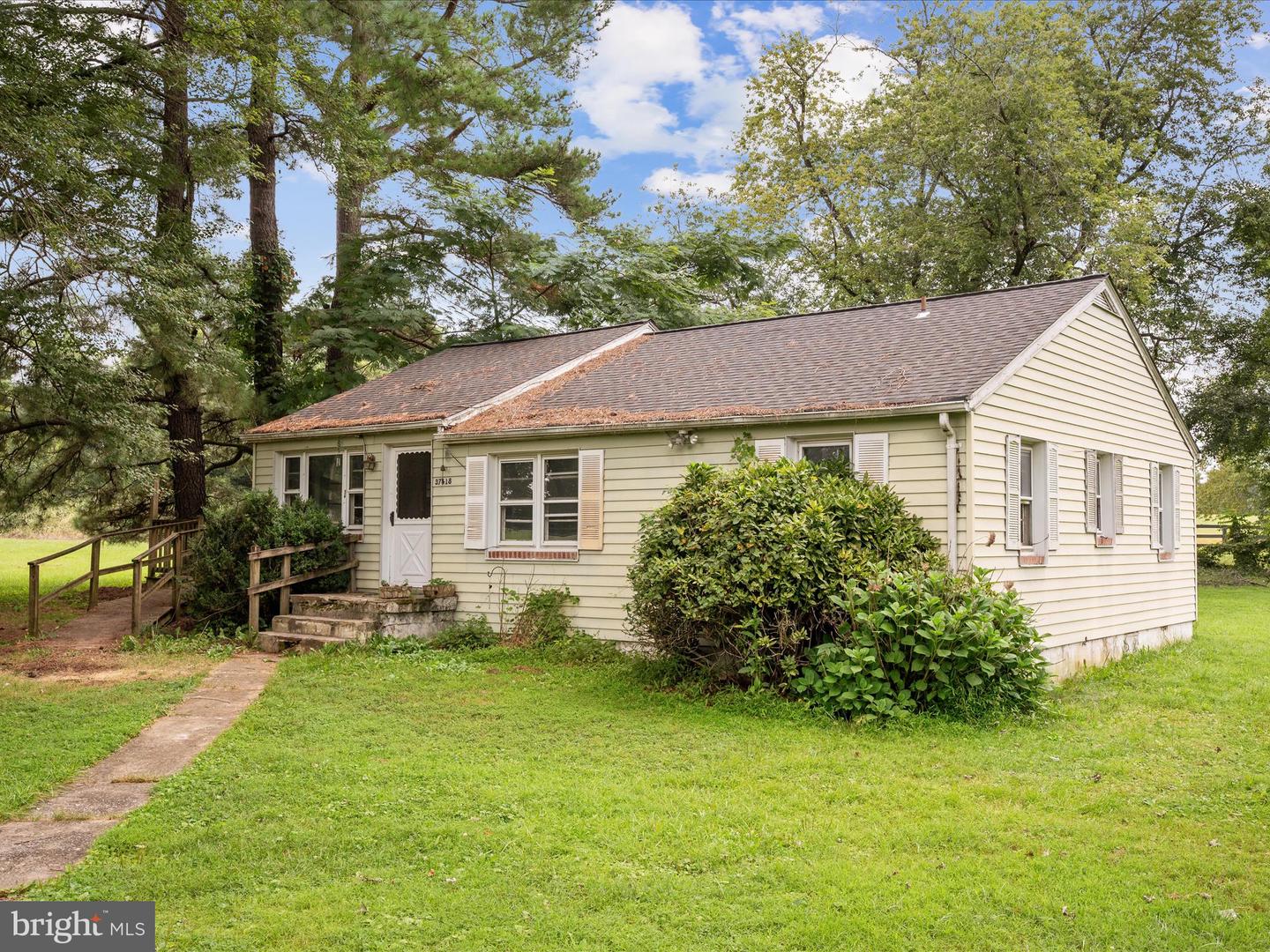 37618 LITTLE RIVER TPKE, MIDDLEBURG, Virginia 20117, 4 Bedrooms Bedrooms, ,1 BathroomBathrooms,Residential,For sale,37618 LITTLE RIVER TPKE,VALO2104642 MLS # VALO2104642