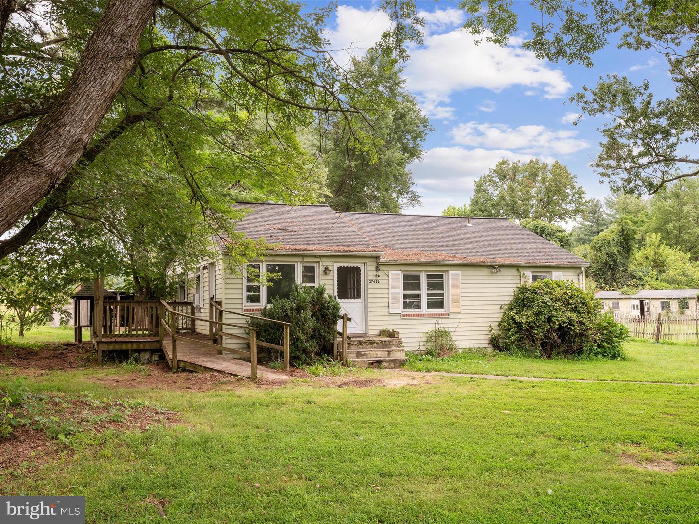 37618 LITTLE RIVER TPKE, MIDDLEBURG, Virginia 20117, 4 Bedrooms Bedrooms, ,1 BathroomBathrooms,Residential,For sale,37618 LITTLE RIVER TPKE,VALO2104642 MLS # VALO2104642