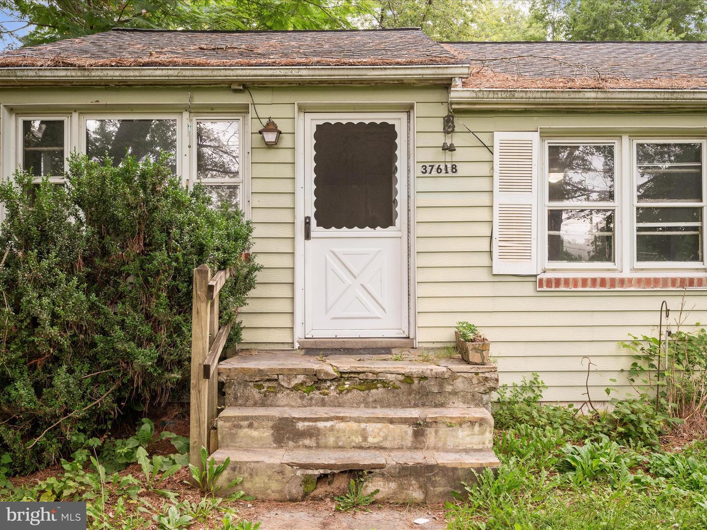 37618 LITTLE RIVER TPKE, MIDDLEBURG, Virginia 20117, 4 Bedrooms Bedrooms, ,1 BathroomBathrooms,Residential,For sale,37618 LITTLE RIVER TPKE,VALO2104642 MLS # VALO2104642