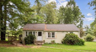 37618 LITTLE RIVER TPKE, MIDDLEBURG, Virginia 20117, 4 Bedrooms Bedrooms, ,1 BathroomBathrooms,Residential,For sale,37618 LITTLE RIVER TPKE,VALO2104642 MLS # VALO2104642