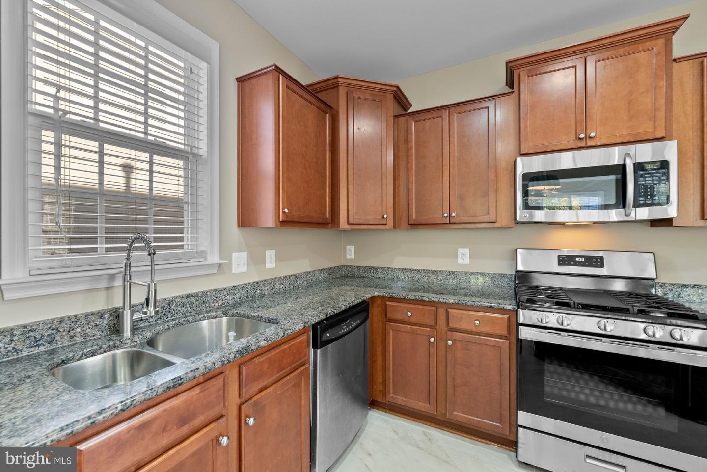 7722 YALTA WAY, GAINESVILLE, Virginia 20155, 4 Bedrooms Bedrooms, 11 Rooms Rooms,3 BathroomsBathrooms,Residential,For sale,7722 YALTA WAY,VAPW2101606 MLS # VAPW2101606