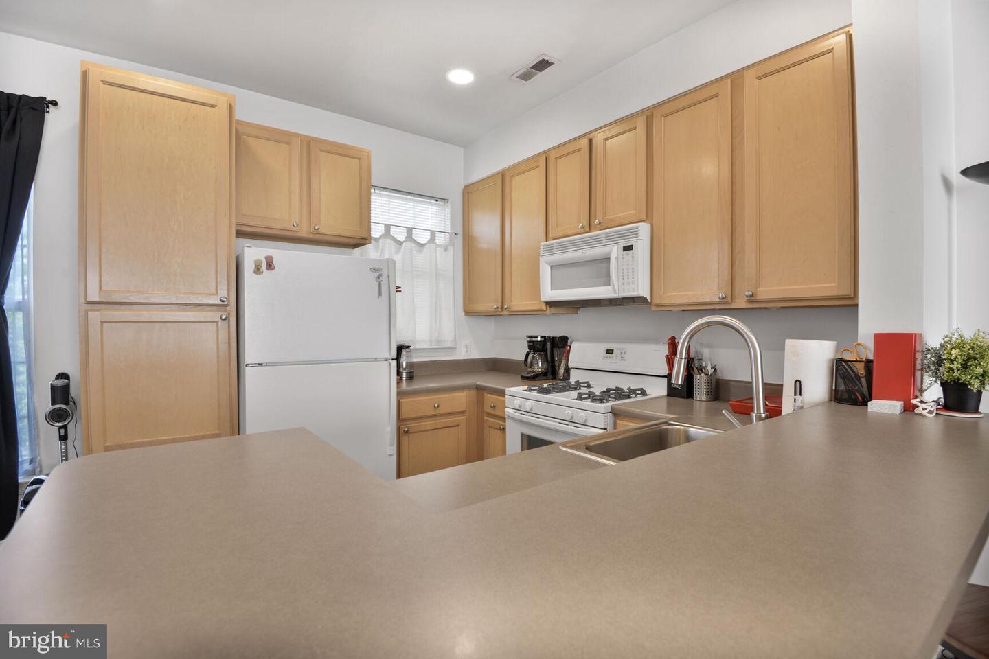 23004 FONTWELL SQ #508, STERLING, Virginia 20166, 3 Bedrooms Bedrooms, 8 Rooms Rooms,3 BathroomsBathrooms,Residential,For sale,23004 FONTWELL SQ #508,VALO2104656 MLS # VALO2104656