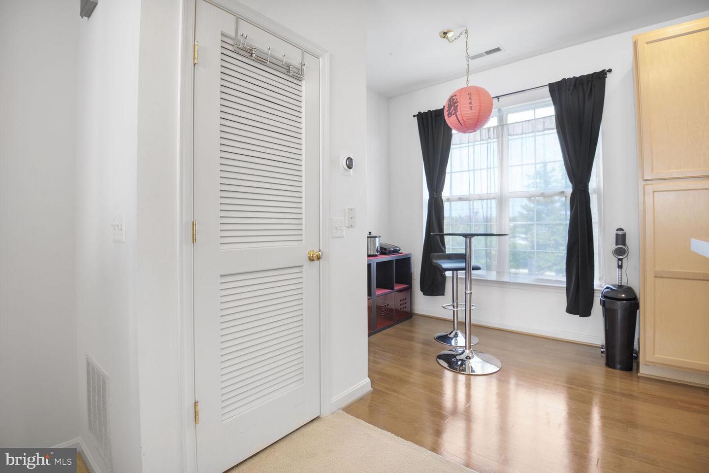 23004 FONTWELL SQ #508, STERLING, Virginia 20166, 3 Bedrooms Bedrooms, 8 Rooms Rooms,3 BathroomsBathrooms,Residential,For sale,23004 FONTWELL SQ #508,VALO2104656 MLS # VALO2104656