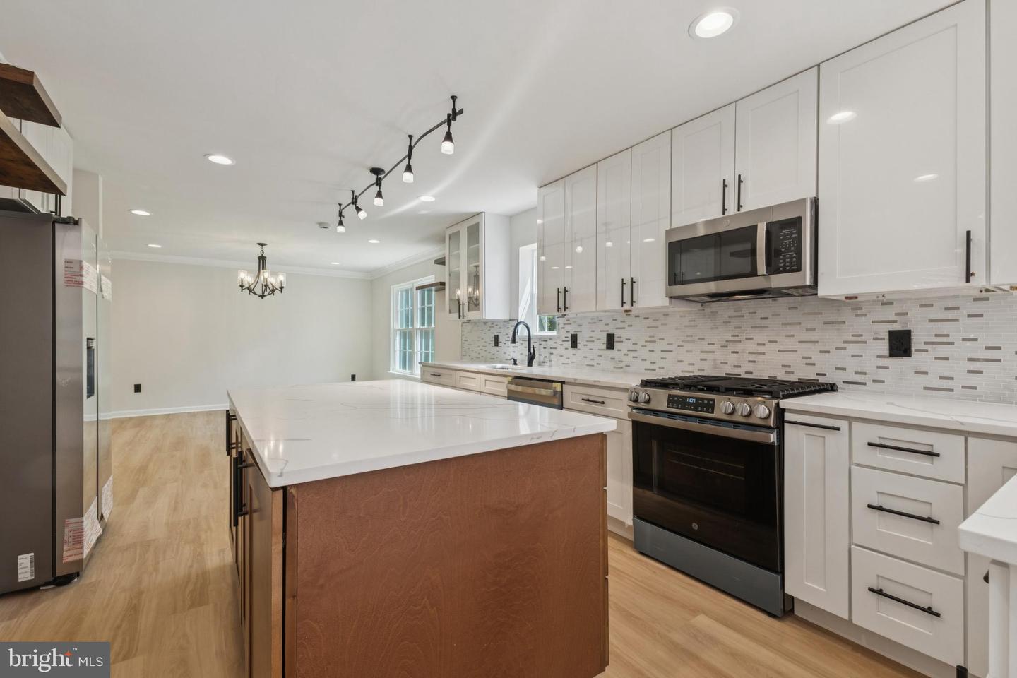 12977 HAMPTON FOREST, FAIRFAX, Virginia 22030, 4 Bedrooms Bedrooms, 8 Rooms Rooms,3 BathroomsBathrooms,Residential,For sale,12977 HAMPTON FOREST,VAFX2261634 MLS # VAFX2261634