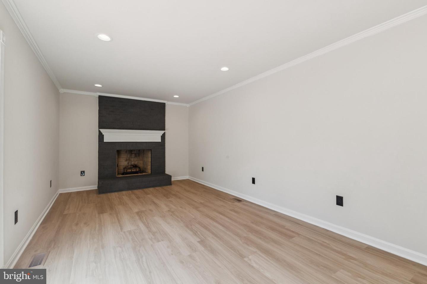 12977 HAMPTON FOREST, FAIRFAX, Virginia 22030, 4 Bedrooms Bedrooms, 8 Rooms Rooms,3 BathroomsBathrooms,Residential,For sale,12977 HAMPTON FOREST,VAFX2261634 MLS # VAFX2261634