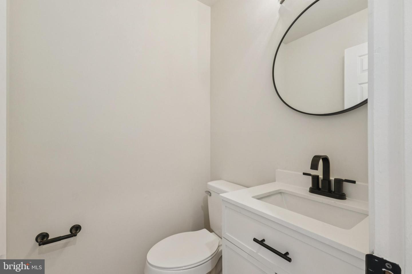 12977 HAMPTON FOREST, FAIRFAX, Virginia 22030, 4 Bedrooms Bedrooms, 8 Rooms Rooms,3 BathroomsBathrooms,Residential,For sale,12977 HAMPTON FOREST,VAFX2261634 MLS # VAFX2261634