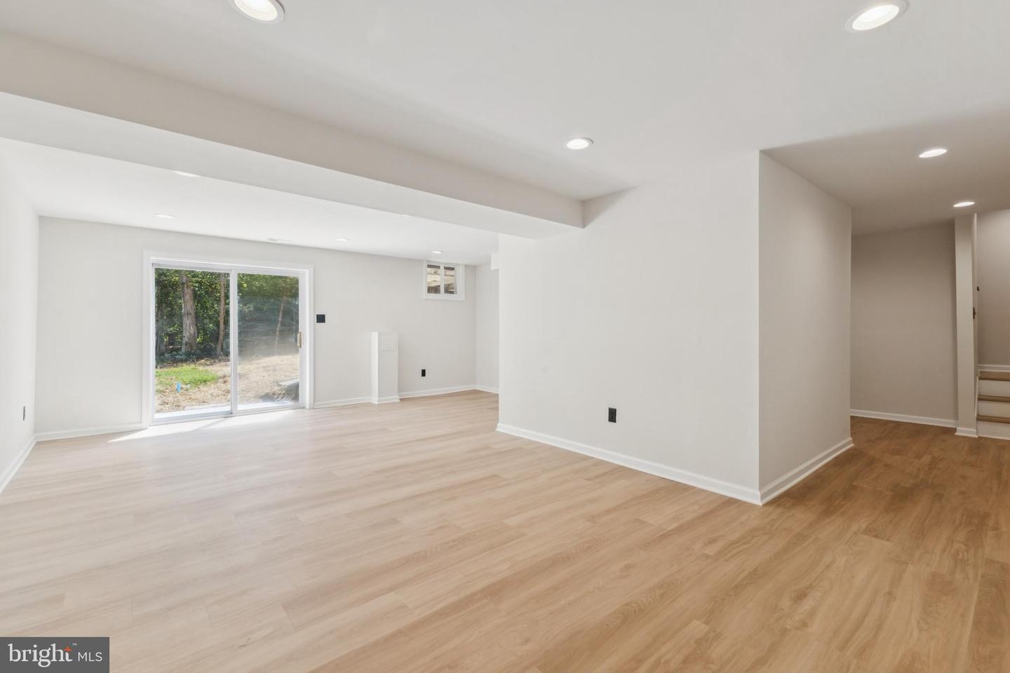 12977 HAMPTON FOREST, FAIRFAX, Virginia 22030, 4 Bedrooms Bedrooms, 8 Rooms Rooms,3 BathroomsBathrooms,Residential,For sale,12977 HAMPTON FOREST,VAFX2261634 MLS # VAFX2261634