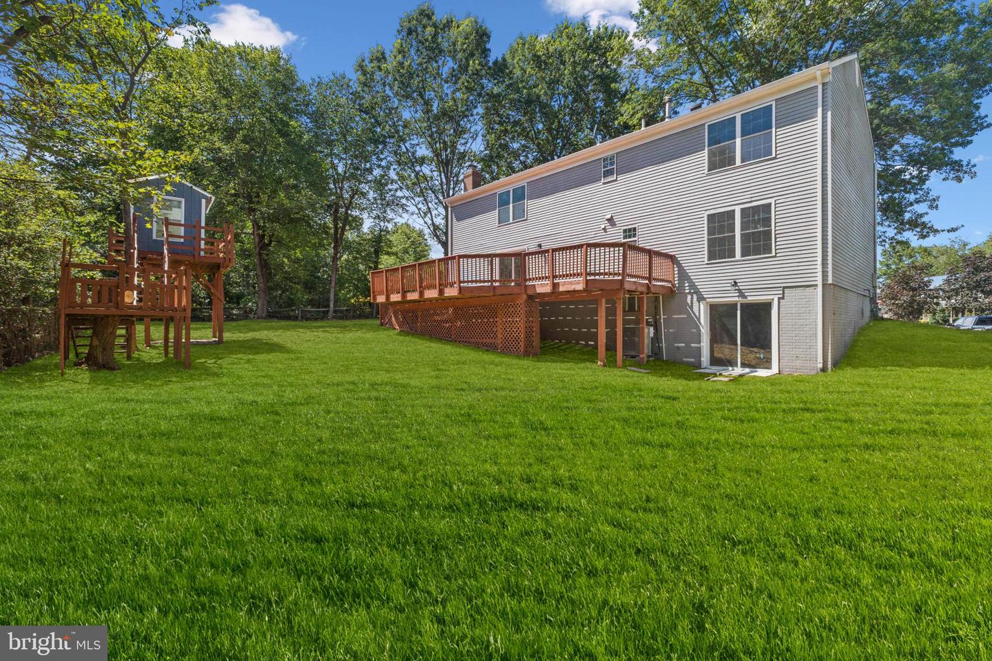12977 HAMPTON FOREST, FAIRFAX, Virginia 22030, 4 Bedrooms Bedrooms, 8 Rooms Rooms,3 BathroomsBathrooms,Residential,For sale,12977 HAMPTON FOREST,VAFX2261634 MLS # VAFX2261634