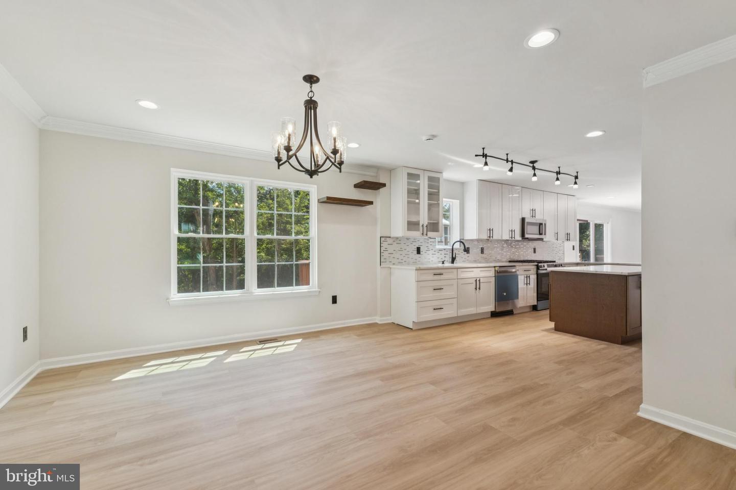 12977 HAMPTON FOREST, FAIRFAX, Virginia 22030, 4 Bedrooms Bedrooms, 8 Rooms Rooms,3 BathroomsBathrooms,Residential,For sale,12977 HAMPTON FOREST,VAFX2261634 MLS # VAFX2261634