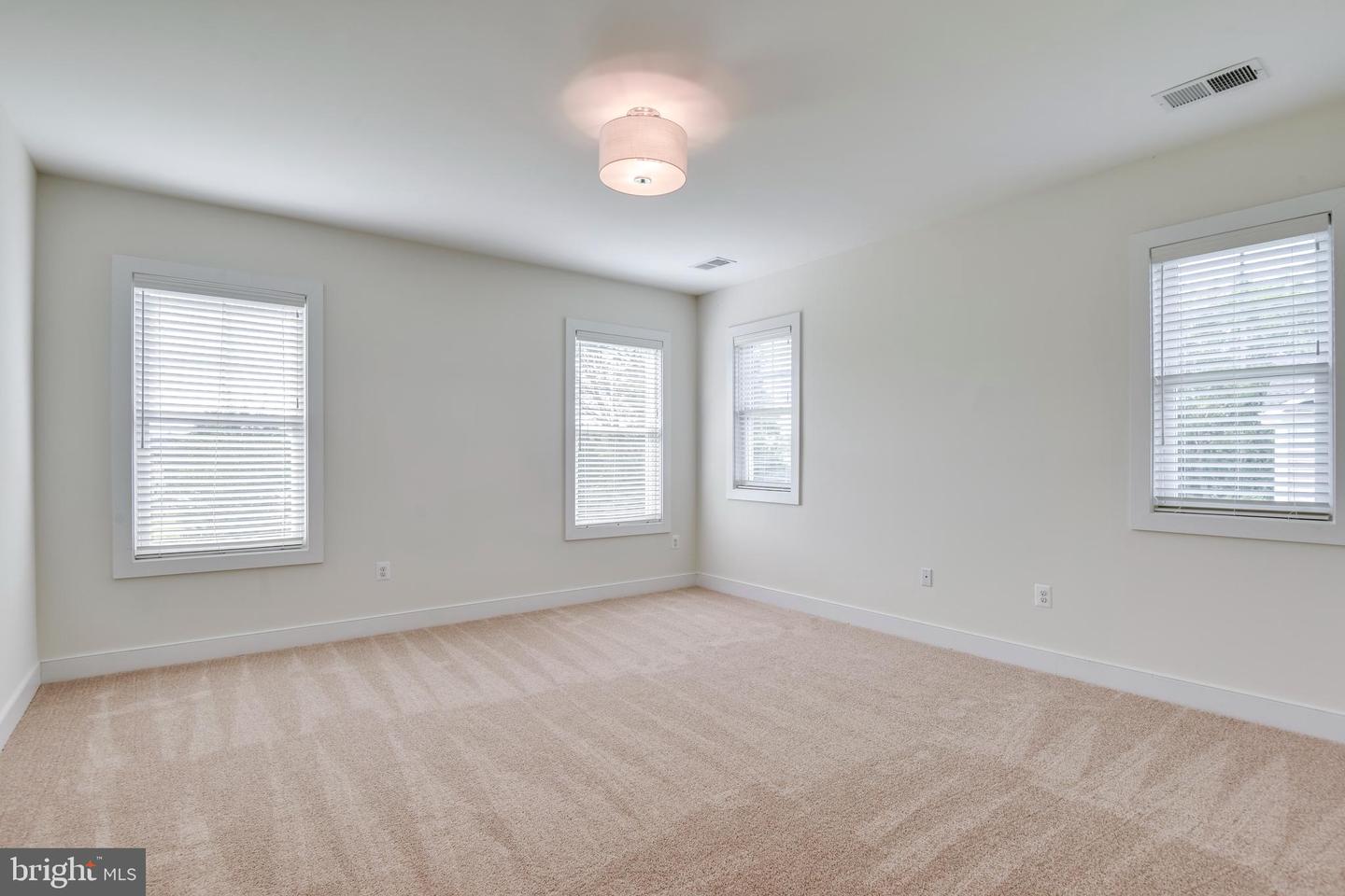 6665 FAYETTE ST, HAYMARKET, Virginia 20169, 4 Bedrooms Bedrooms, ,4 BathroomsBathrooms,Residential,For sale,6665 FAYETTE ST,VAPW2101644 MLS # VAPW2101644
