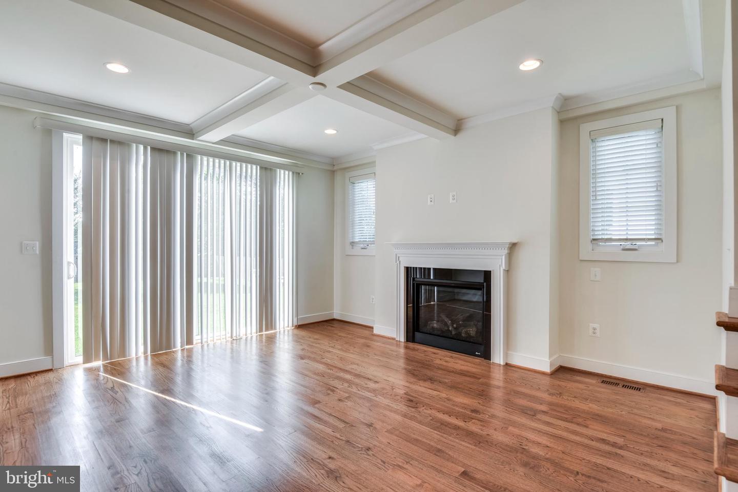 6665 FAYETTE ST, HAYMARKET, Virginia 20169, 4 Bedrooms Bedrooms, ,4 BathroomsBathrooms,Residential,For sale,6665 FAYETTE ST,VAPW2101644 MLS # VAPW2101644