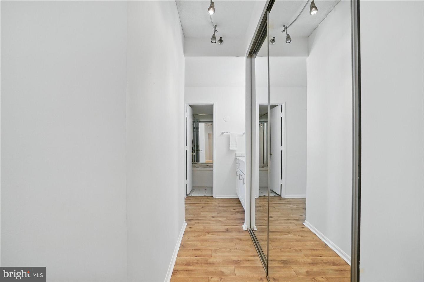 900 N STAFFORD ST N #2632, ARLINGTON, Virginia 22203, 2 Bedrooms Bedrooms, 11 Rooms Rooms,2 BathroomsBathrooms,Residential,For sale,900 N STAFFORD ST N #2632,VAAR2062386 MLS # VAAR2062386