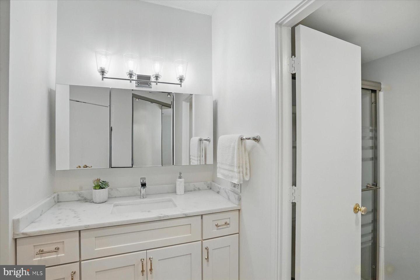 900 N STAFFORD ST N #2632, ARLINGTON, Virginia 22203, 2 Bedrooms Bedrooms, 11 Rooms Rooms,2 BathroomsBathrooms,Residential,For sale,900 N STAFFORD ST N #2632,VAAR2062386 MLS # VAAR2062386