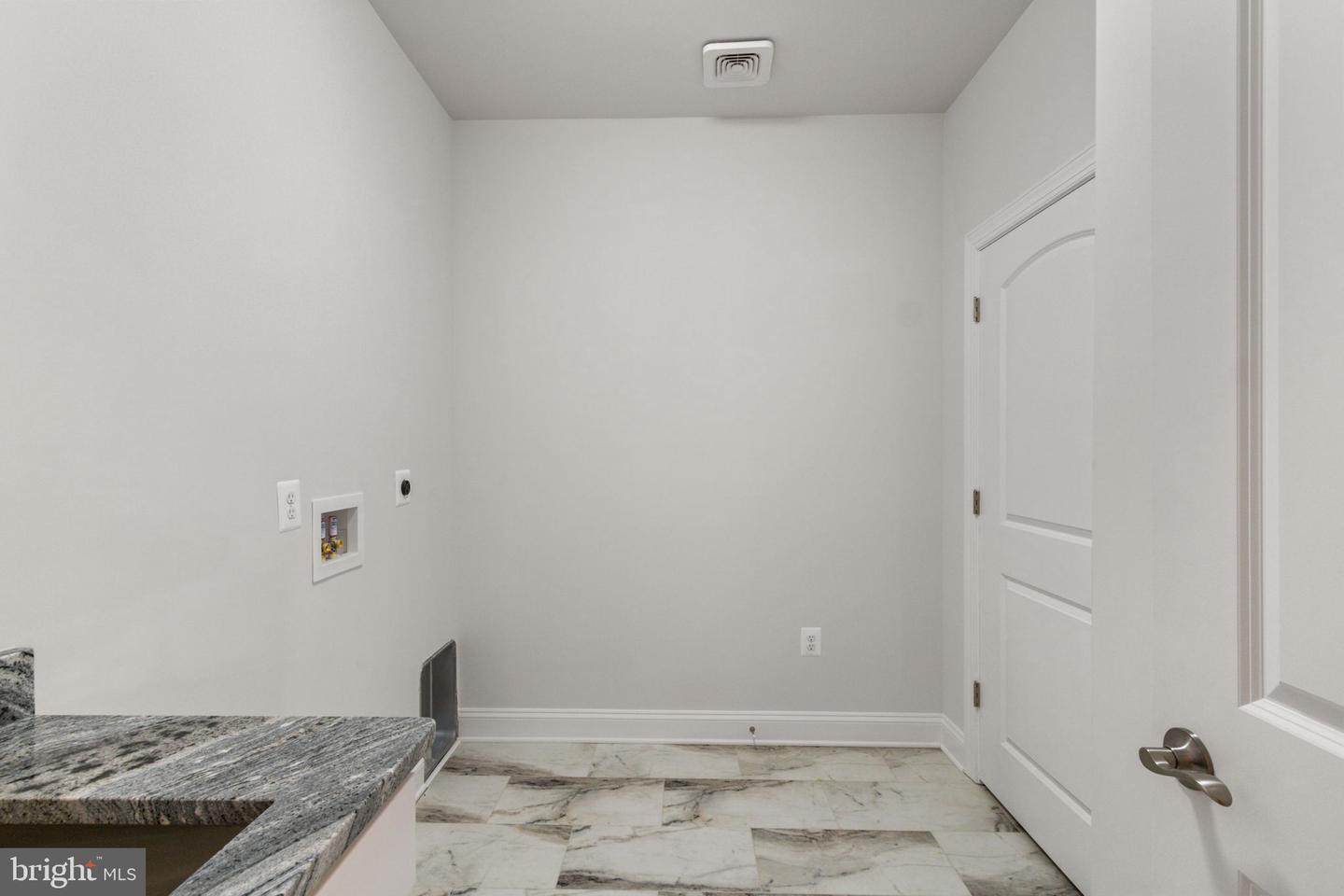 2012 DOZER LN, CATLETT, Virginia 20119, 4 Bedrooms Bedrooms, 7 Rooms Rooms,3 BathroomsBathrooms,Residential,For sale,2012 DOZER LN,VAFQ2017950 MLS # VAFQ2017950