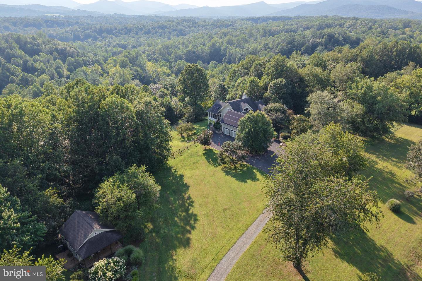210 GRAND VIEW RD, WASHINGTON, Virginia 22747, 3 Bedrooms Bedrooms, ,4 BathroomsBathrooms,Residential,For sale,210 GRAND VIEW RD,VARP2002226 MLS # VARP2002226