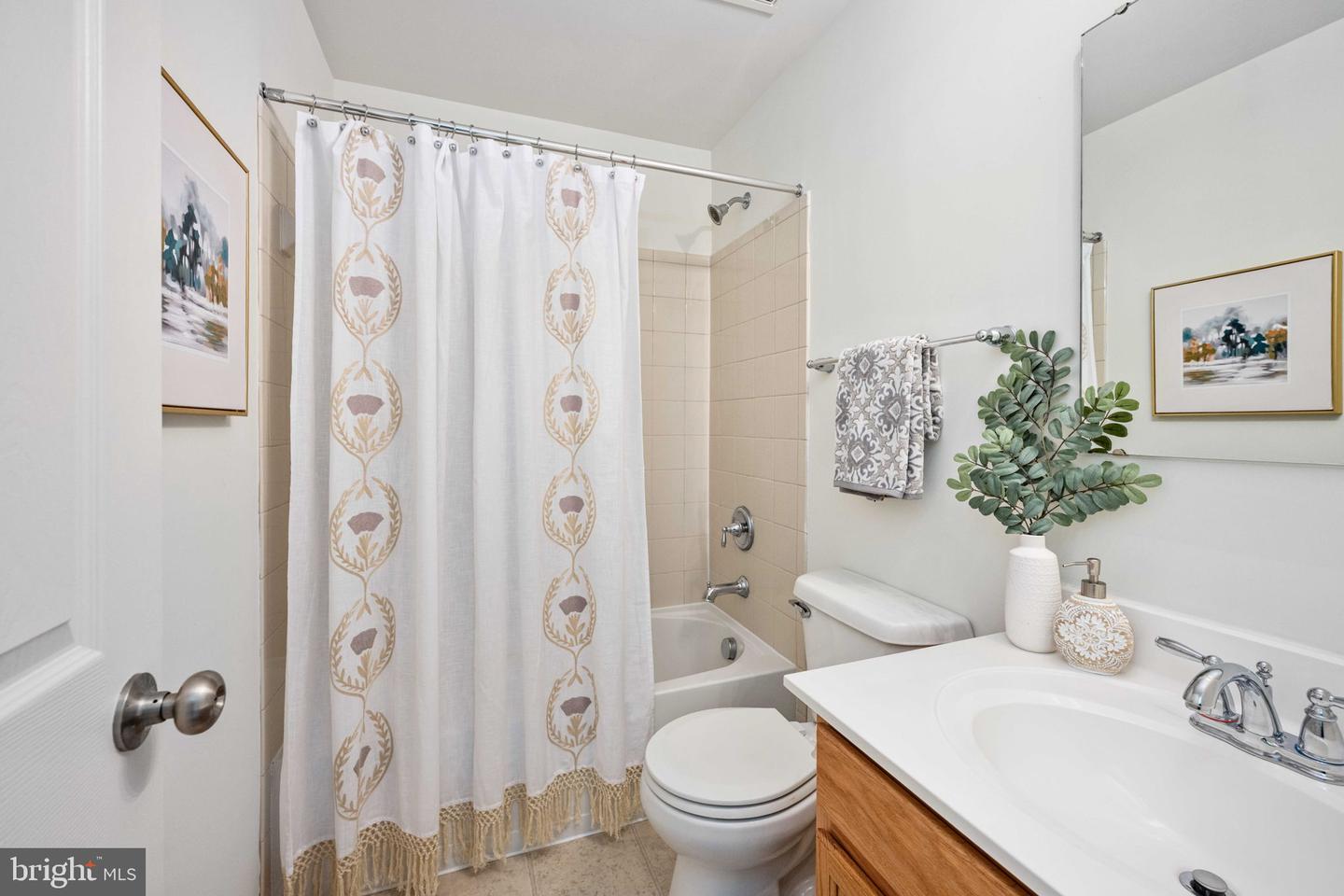 18016 CRYSTAL DOWNS TER, DUMFRIES, Virginia 22026, 4 Bedrooms Bedrooms, ,2 BathroomsBathrooms,Residential,For sale,18016 CRYSTAL DOWNS TER,VAPW2101708 MLS # VAPW2101708