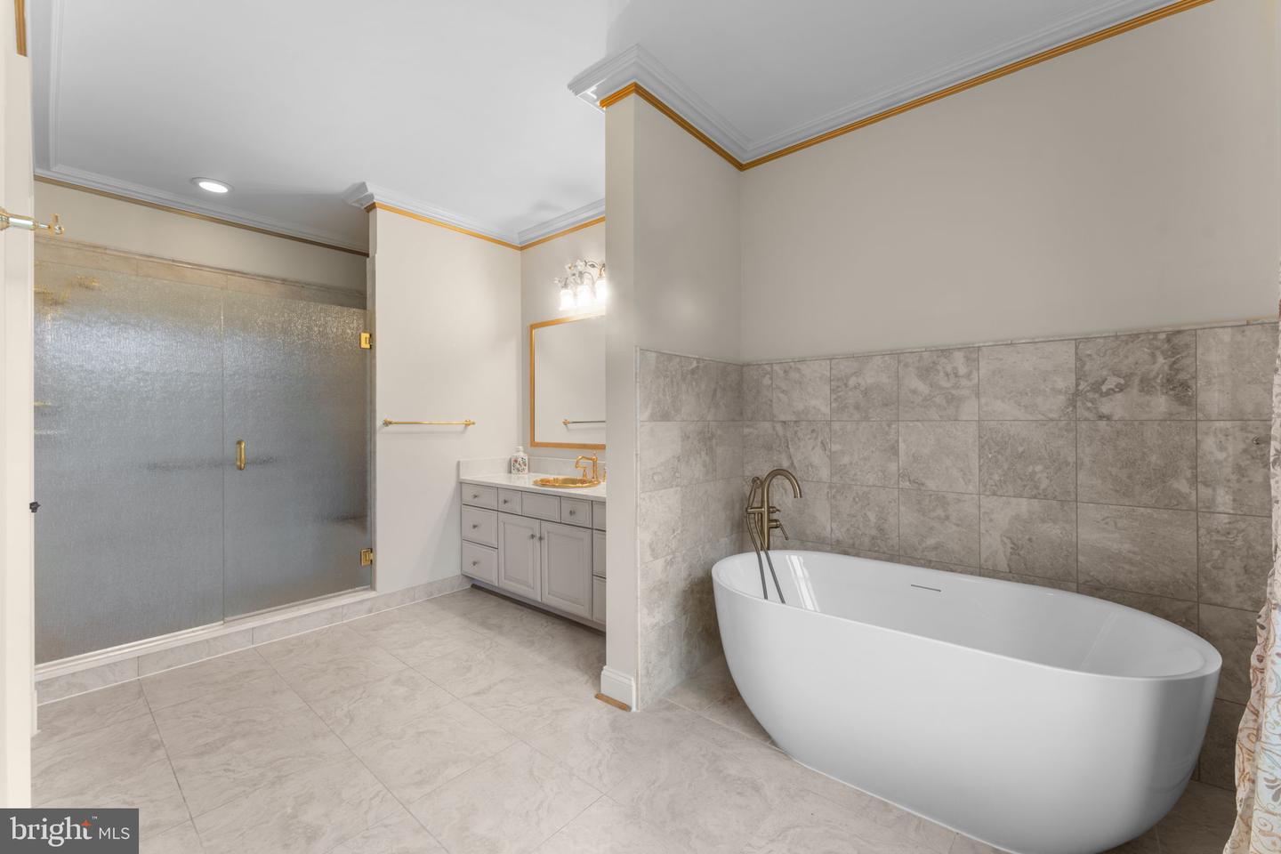 35162 NOTRE DAME LN, MIDDLEBURG, Virginia 20117, 3 Bedrooms Bedrooms, 12 Rooms Rooms,3 BathroomsBathrooms,Residential,For sale,35162 NOTRE DAME LN,VALO2104772 MLS # VALO2104772
