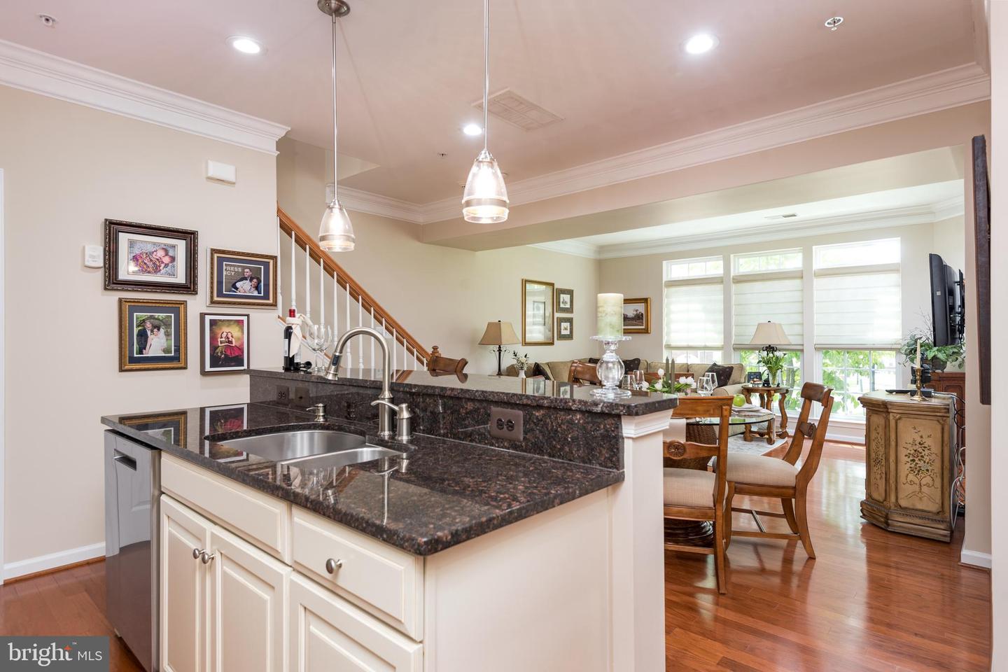 7300 BRUNSON CIR, GAINESVILLE, Virginia 20155, 3 Bedrooms Bedrooms, ,2 BathroomsBathrooms,Residential,For sale,7300 BRUNSON CIR,VAPW2101720 MLS # VAPW2101720