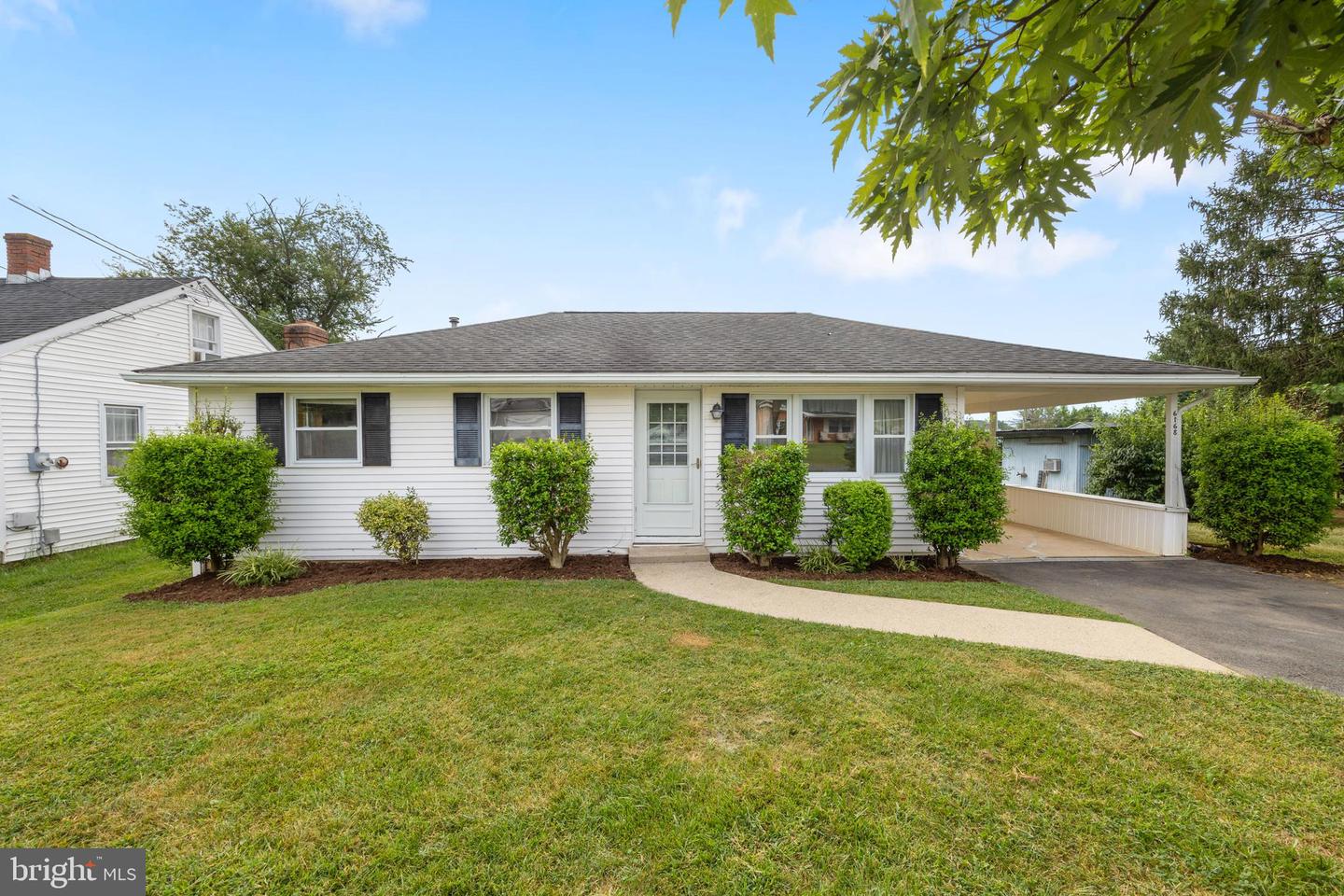 6168 MOORE AVE, MOUNT JACKSON, Virginia 22842, 2 Bedrooms Bedrooms, ,1 BathroomBathrooms,Residential,For sale,6168 MOORE AVE,VASH2012256 MLS # VASH2012256