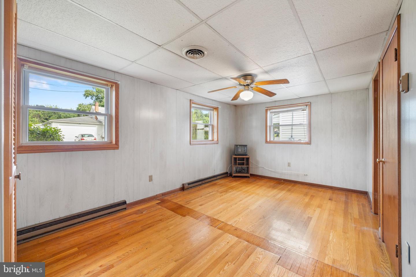 6168 MOORE AVE, MOUNT JACKSON, Virginia 22842, 2 Bedrooms Bedrooms, ,1 BathroomBathrooms,Residential,For sale,6168 MOORE AVE,VASH2012256 MLS # VASH2012256