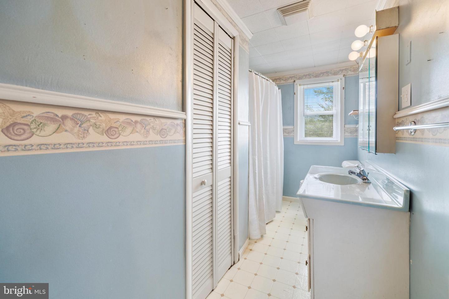 6168 MOORE AVE, MOUNT JACKSON, Virginia 22842, 2 Bedrooms Bedrooms, ,1 BathroomBathrooms,Residential,For sale,6168 MOORE AVE,VASH2012256 MLS # VASH2012256