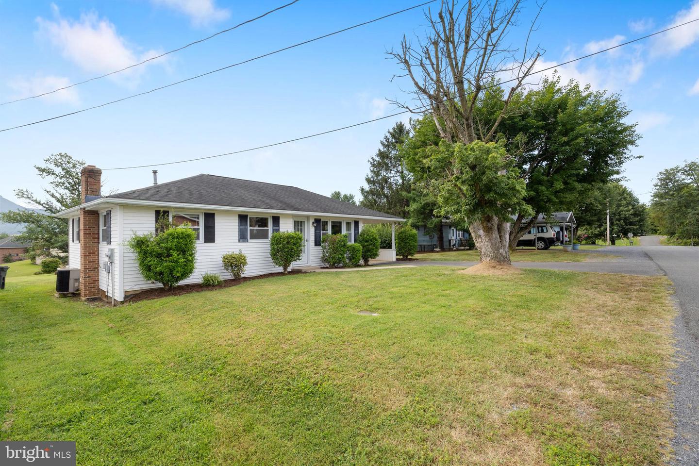 6168 MOORE AVE, MOUNT JACKSON, Virginia 22842, 2 Bedrooms Bedrooms, ,1 BathroomBathrooms,Residential,For sale,6168 MOORE AVE,VASH2012256 MLS # VASH2012256