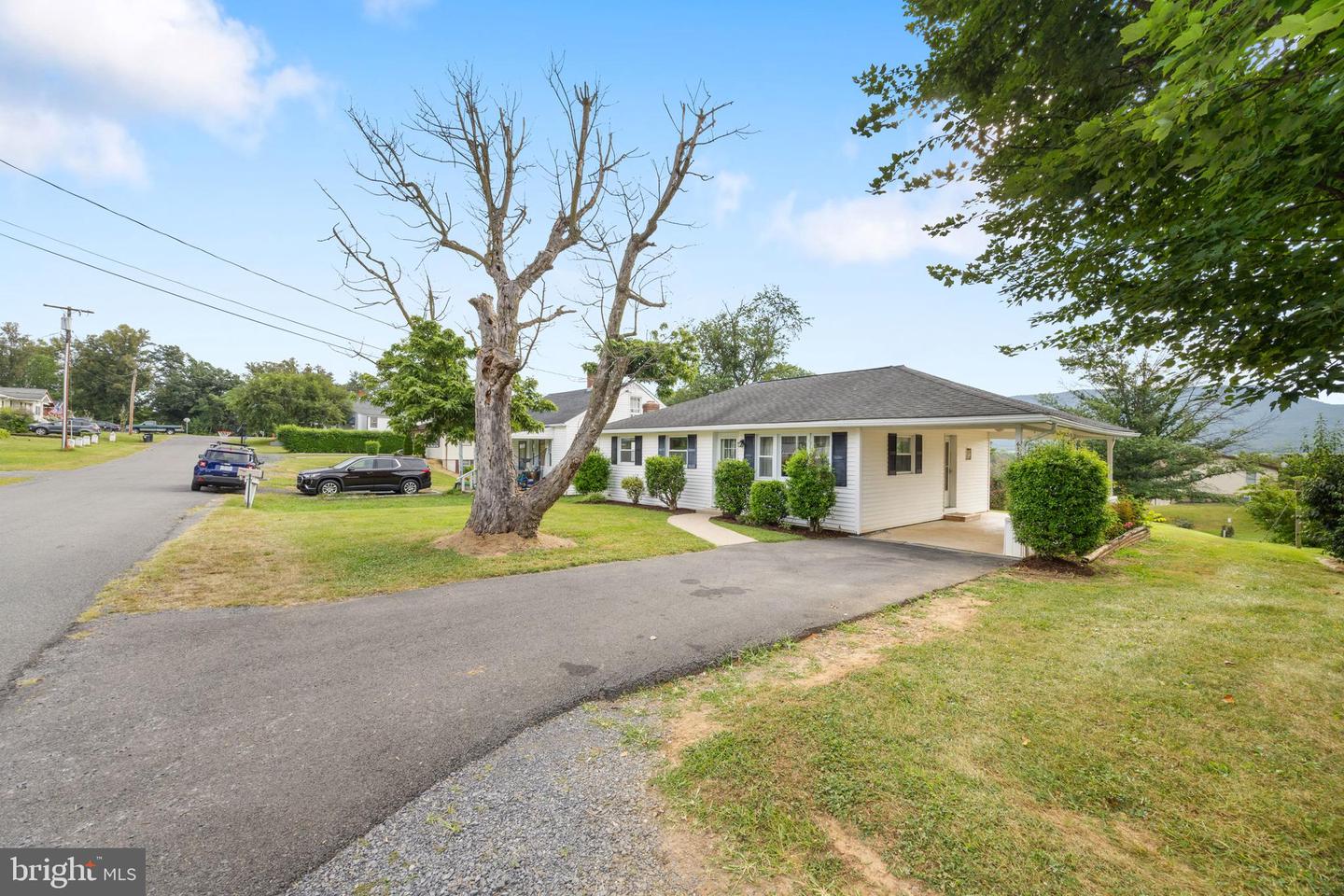 6168 MOORE AVE, MOUNT JACKSON, Virginia 22842, 2 Bedrooms Bedrooms, ,1 BathroomBathrooms,Residential,For sale,6168 MOORE AVE,VASH2012256 MLS # VASH2012256