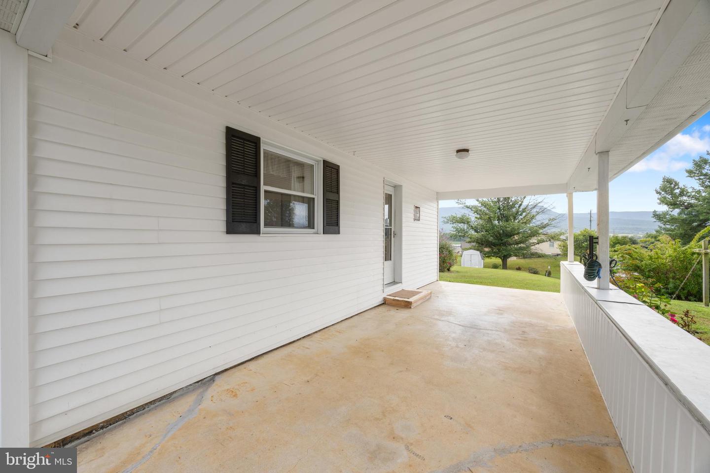 6168 MOORE AVE, MOUNT JACKSON, Virginia 22842, 2 Bedrooms Bedrooms, ,1 BathroomBathrooms,Residential,For sale,6168 MOORE AVE,VASH2012256 MLS # VASH2012256