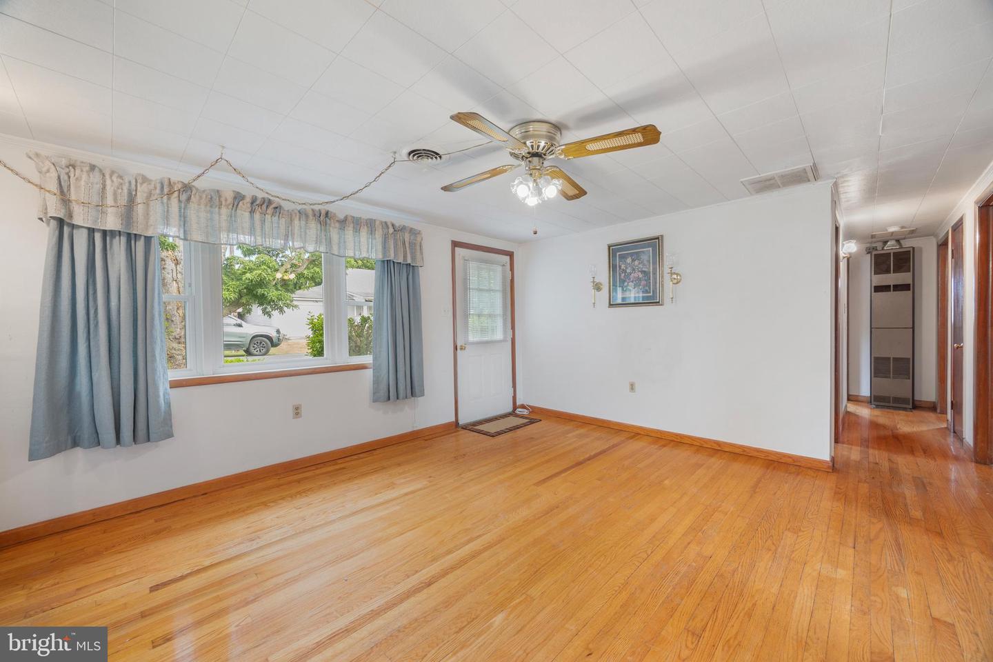 6168 MOORE AVE, MOUNT JACKSON, Virginia 22842, 2 Bedrooms Bedrooms, ,1 BathroomBathrooms,Residential,For sale,6168 MOORE AVE,VASH2012256 MLS # VASH2012256