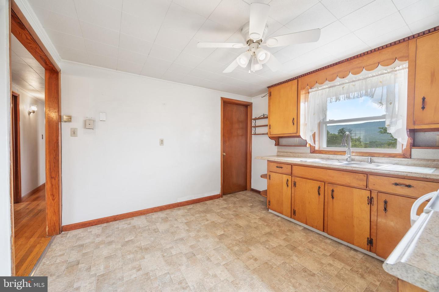 6168 MOORE AVE, MOUNT JACKSON, Virginia 22842, 2 Bedrooms Bedrooms, ,1 BathroomBathrooms,Residential,For sale,6168 MOORE AVE,VASH2012256 MLS # VASH2012256