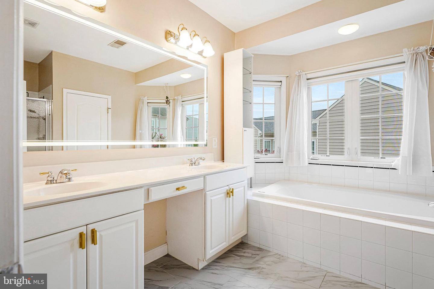 21946 WINDOVER DR, BROADLANDS, Virginia 20148, 4 Bedrooms Bedrooms, ,2 BathroomsBathrooms,Residential,For sale,21946 WINDOVER DR,VALO2104790 MLS # VALO2104790