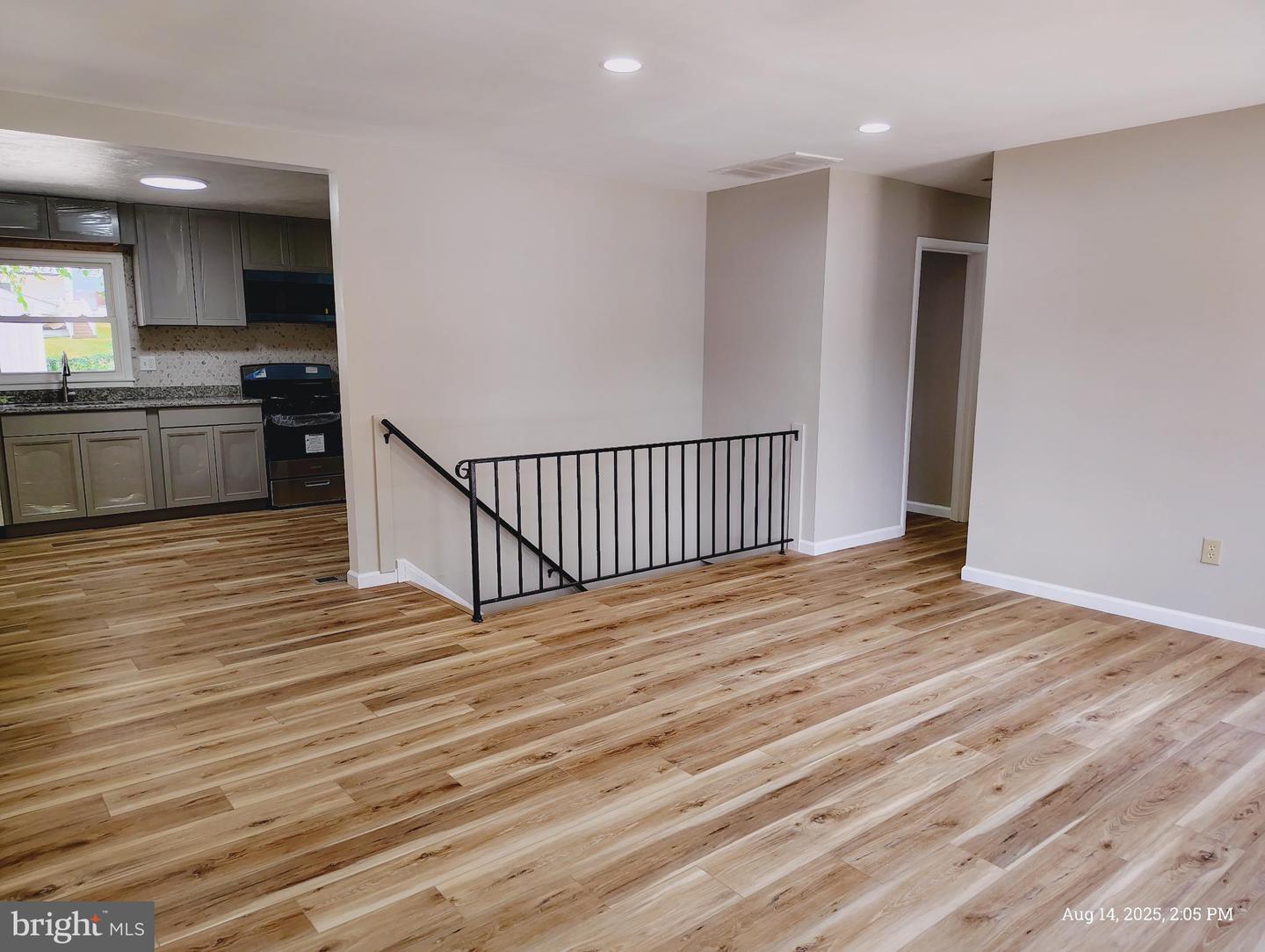 1326 EAST LONGVIEW DR, WOODBRIDGE, Virginia 22191, 6 Bedrooms Bedrooms, 9 Rooms Rooms,3 BathroomsBathrooms,Residential,For sale,1326 EAST LONGVIEW DR,VAPW2101732 MLS # VAPW2101732