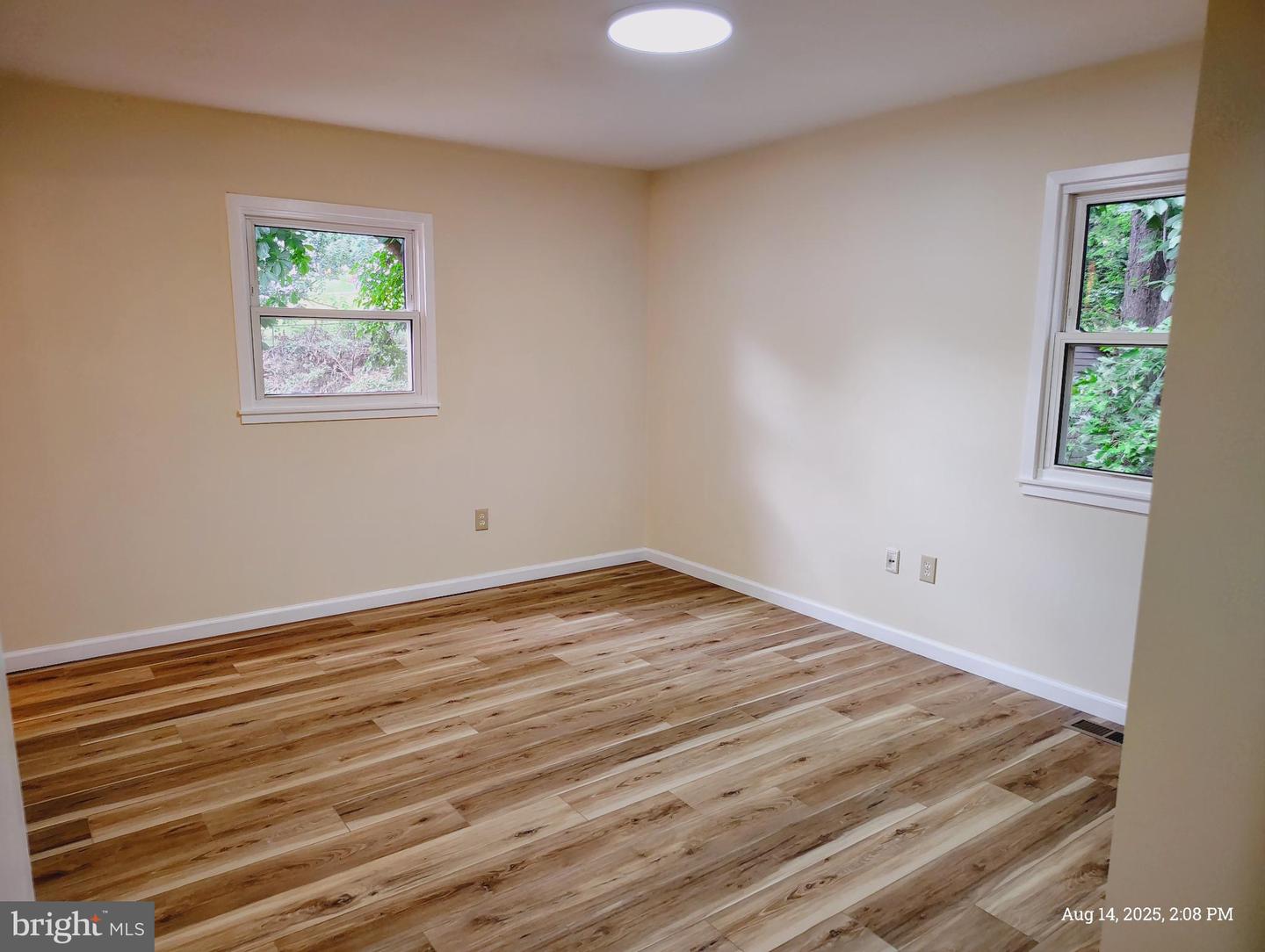 1326 EAST LONGVIEW DR, WOODBRIDGE, Virginia 22191, 6 Bedrooms Bedrooms, 9 Rooms Rooms,3 BathroomsBathrooms,Residential,For sale,1326 EAST LONGVIEW DR,VAPW2101732 MLS # VAPW2101732