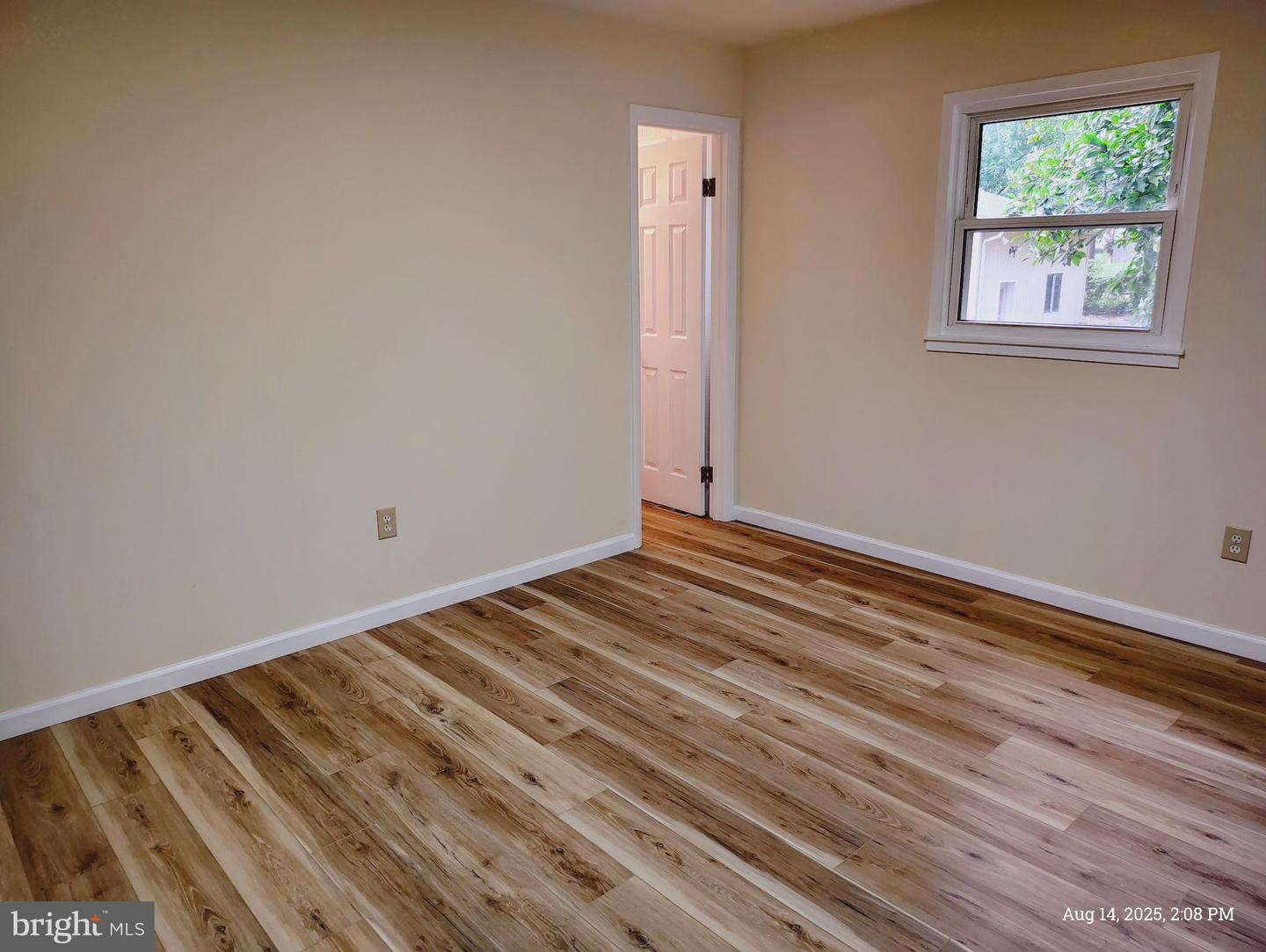 1326 EAST LONGVIEW DR, WOODBRIDGE, Virginia 22191, 6 Bedrooms Bedrooms, 9 Rooms Rooms,3 BathroomsBathrooms,Residential,For sale,1326 EAST LONGVIEW DR,VAPW2101732 MLS # VAPW2101732
