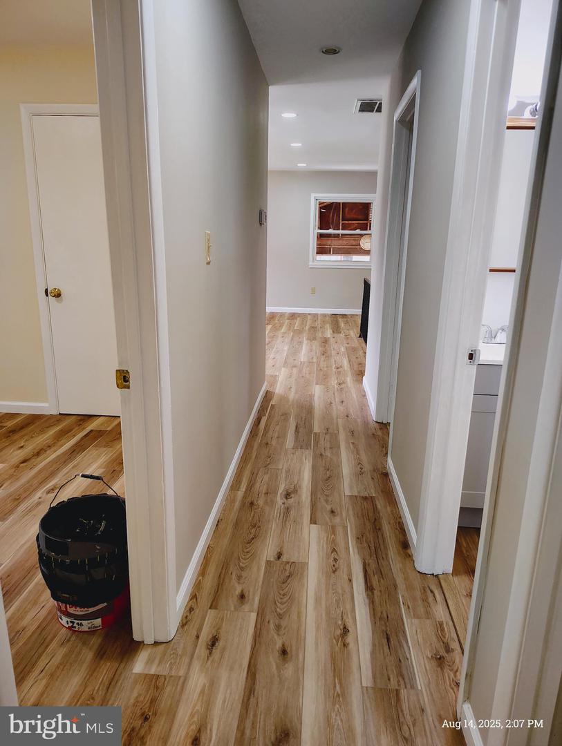 1326 EAST LONGVIEW DR, WOODBRIDGE, Virginia 22191, 6 Bedrooms Bedrooms, 9 Rooms Rooms,3 BathroomsBathrooms,Residential,For sale,1326 EAST LONGVIEW DR,VAPW2101732 MLS # VAPW2101732
